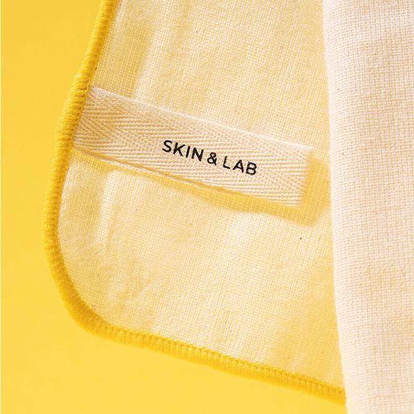 Серветка-рушник для очищення шкіри обличчя SKIN&LAB Cleansing Towel yellow 10837 фото